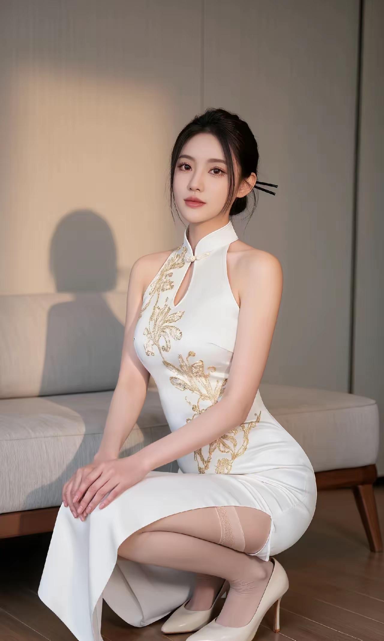 现代时尚旗袍裙优雅穿着