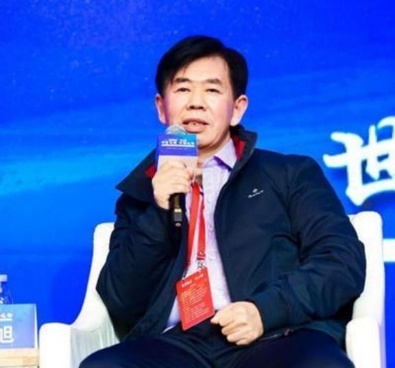 军事专家戴旭说道：“中国的军舰拦截美国军舰的时候，很多人害怕，我不知道害怕什么！