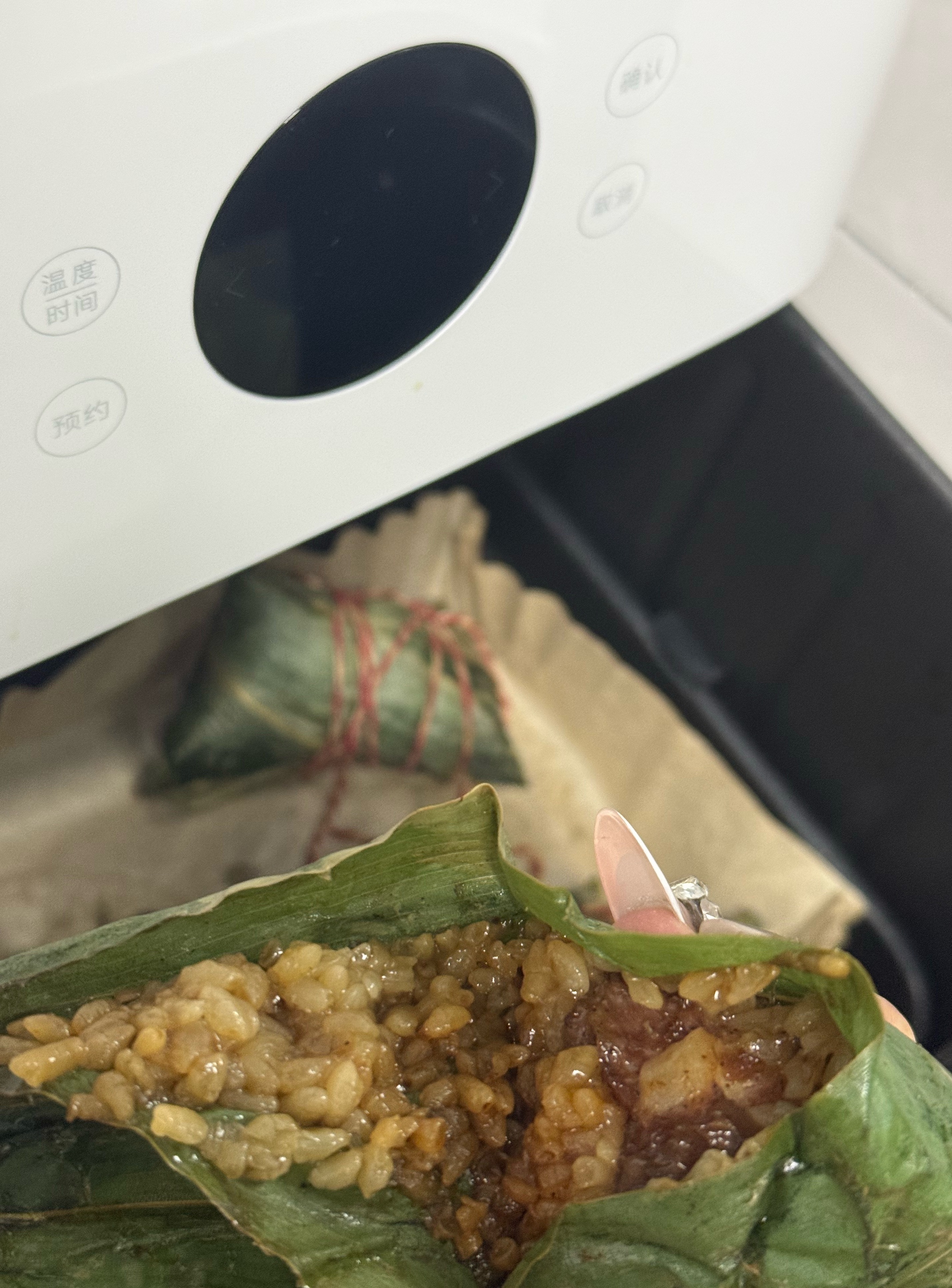 上班后的才知道生活有多抠突然发现还是你们抠 不对 是会过日子因为我这种穷人都找不