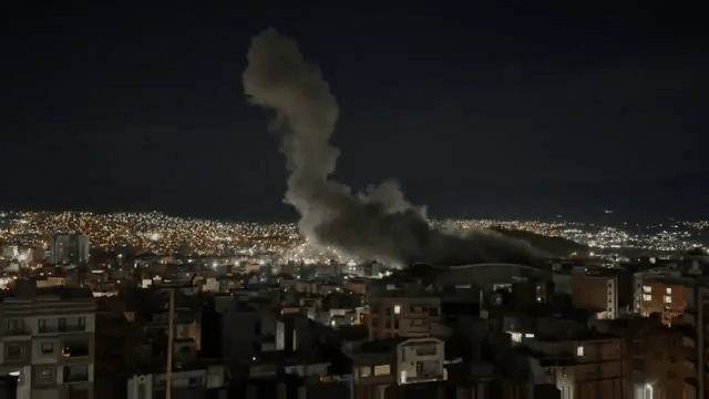 🚨🇺🇲🇮🇱 🇮🇷以色列和美国袭击了伊朗南部阿巴斯港的海军基地。