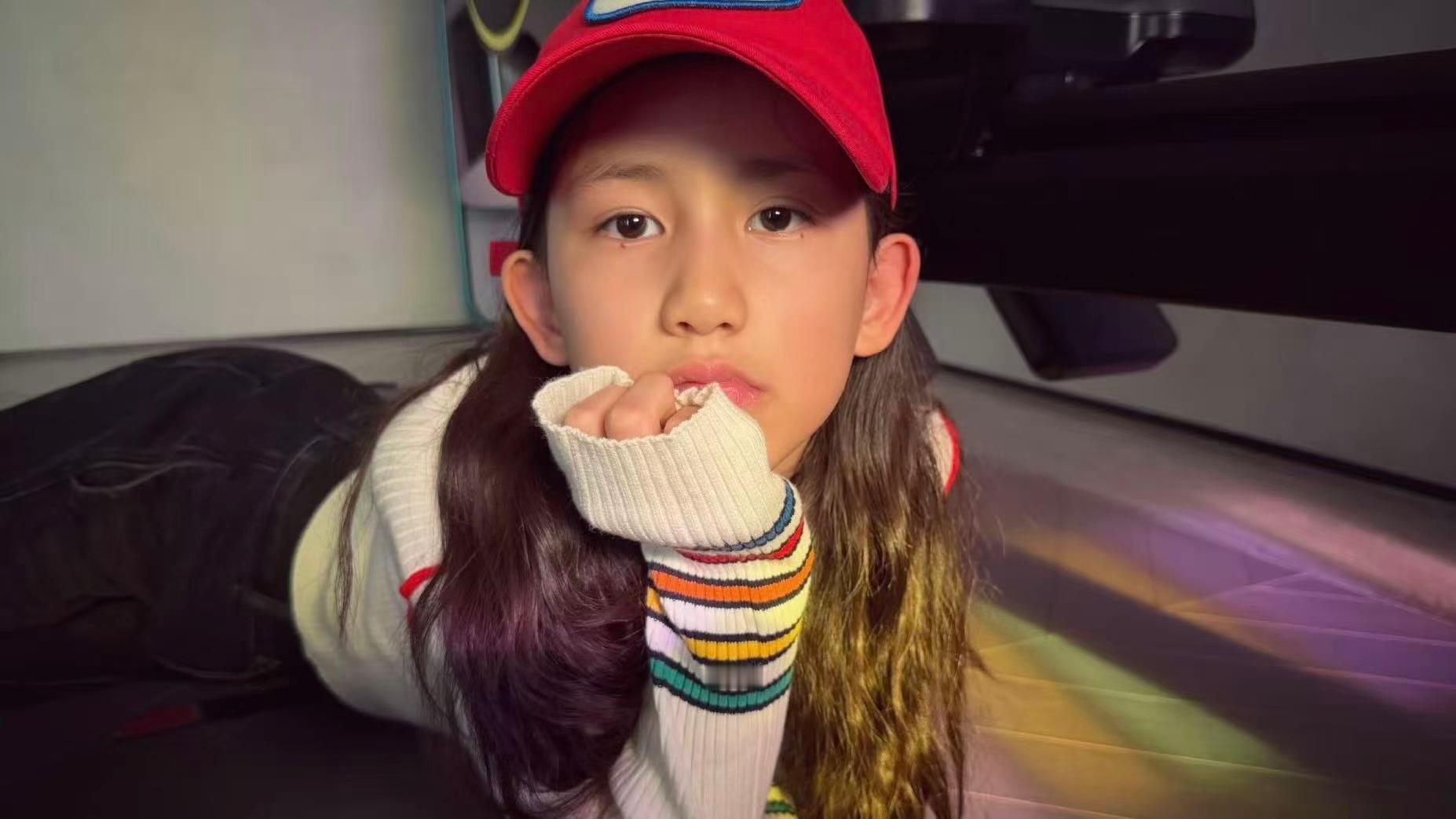 黄磊孙莉两个女儿颜值都好高黄磊孙莉二女儿颜值 黄磊孙莉二女儿近照，多妹五官长开颜