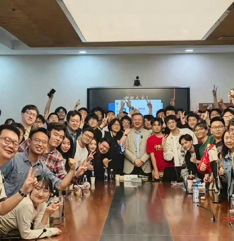 现在的年轻人找不到工作也不能都怨大环境不好，因为大环境不好也有你们的一份功劳 ​