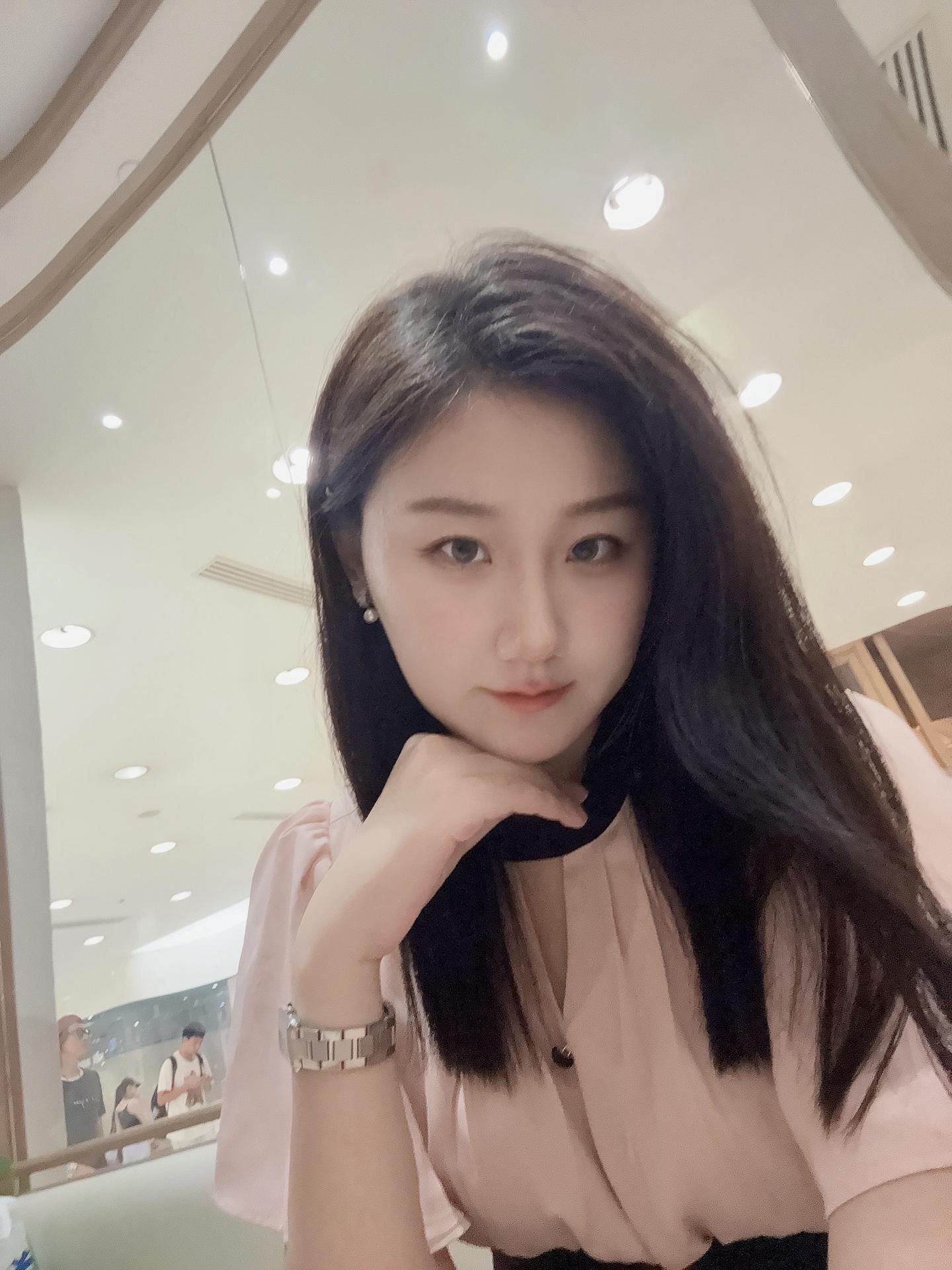 戴眼镜和不戴眼镜 简直是完全两种feel