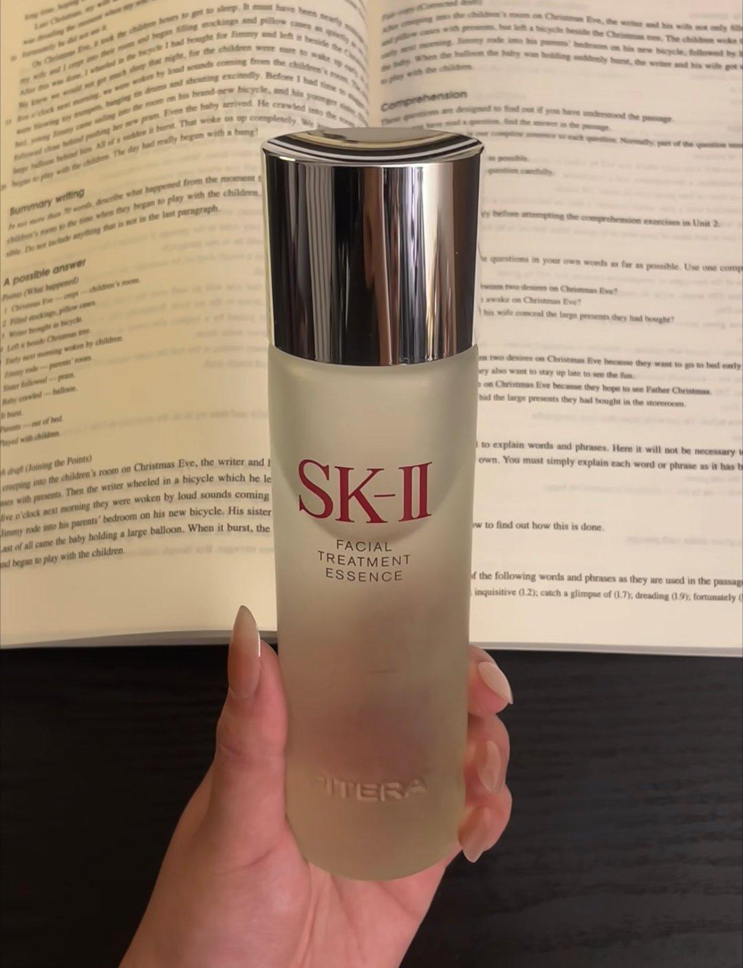 这次狠心买的sk2神仙水，我只想说：快冲！用了不到一个月，脸巨细腻巨嫩 