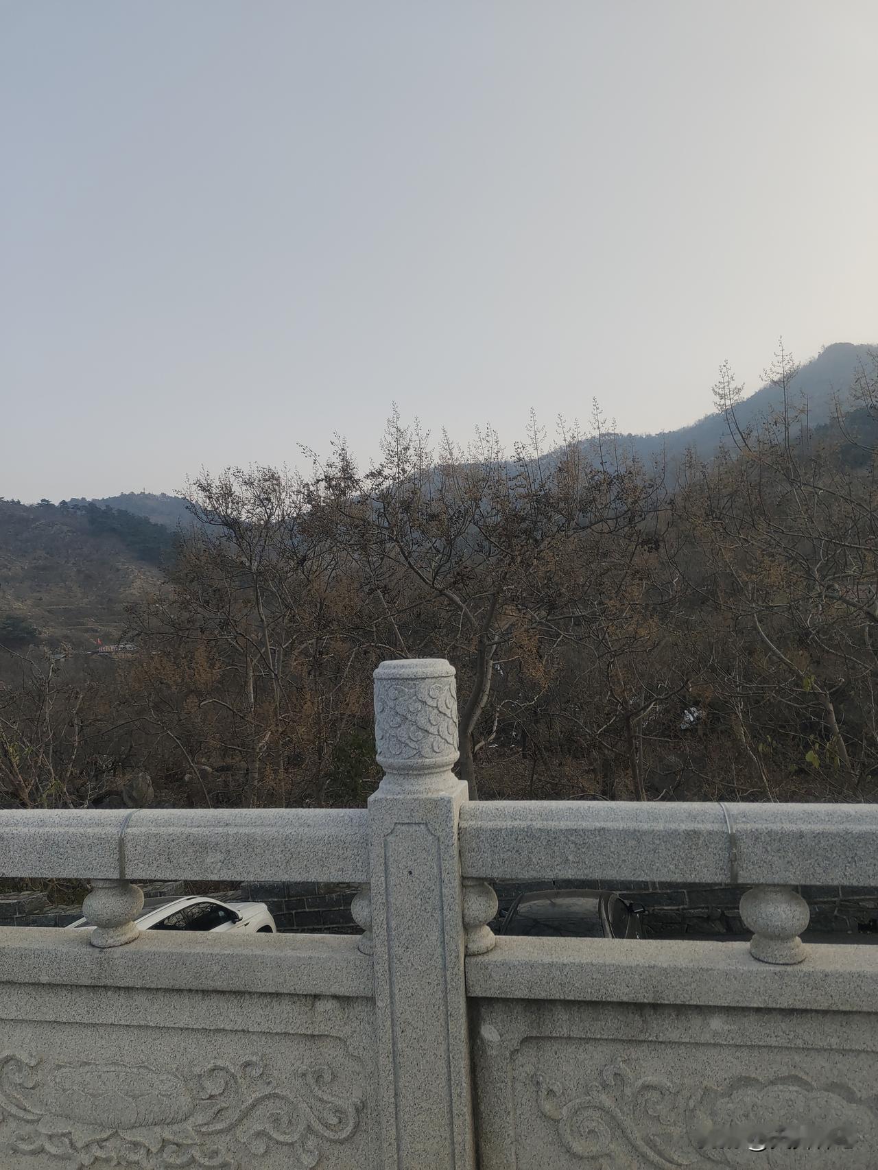 你喜欢大山里的风景吗近几年特别喜欢去爬山，那种感觉很精彩。攀上一座山就好像是征服