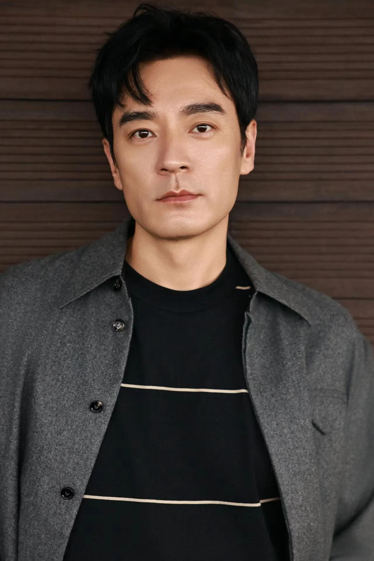 李光洁的4段感情


1、2005年，李光洁跟郝蕾合作悬疑剧《密令1949》认识