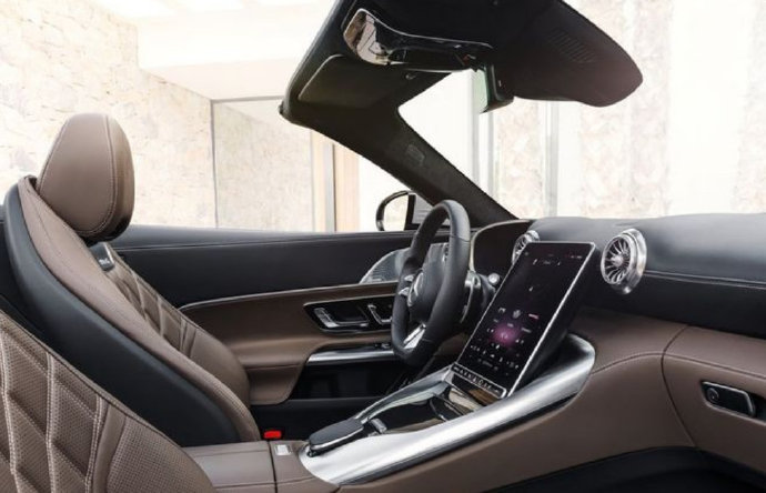 全新梅赛德斯 - AMG SL 敞篷跑车惊艳首发，经典魅力再度重塑 汽车 回溯到