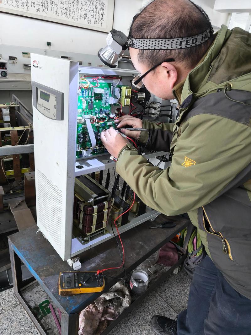 电气专业分强电、弱电、微电子以及无线电几大类，工厂电气是含盖35kv～12v，而