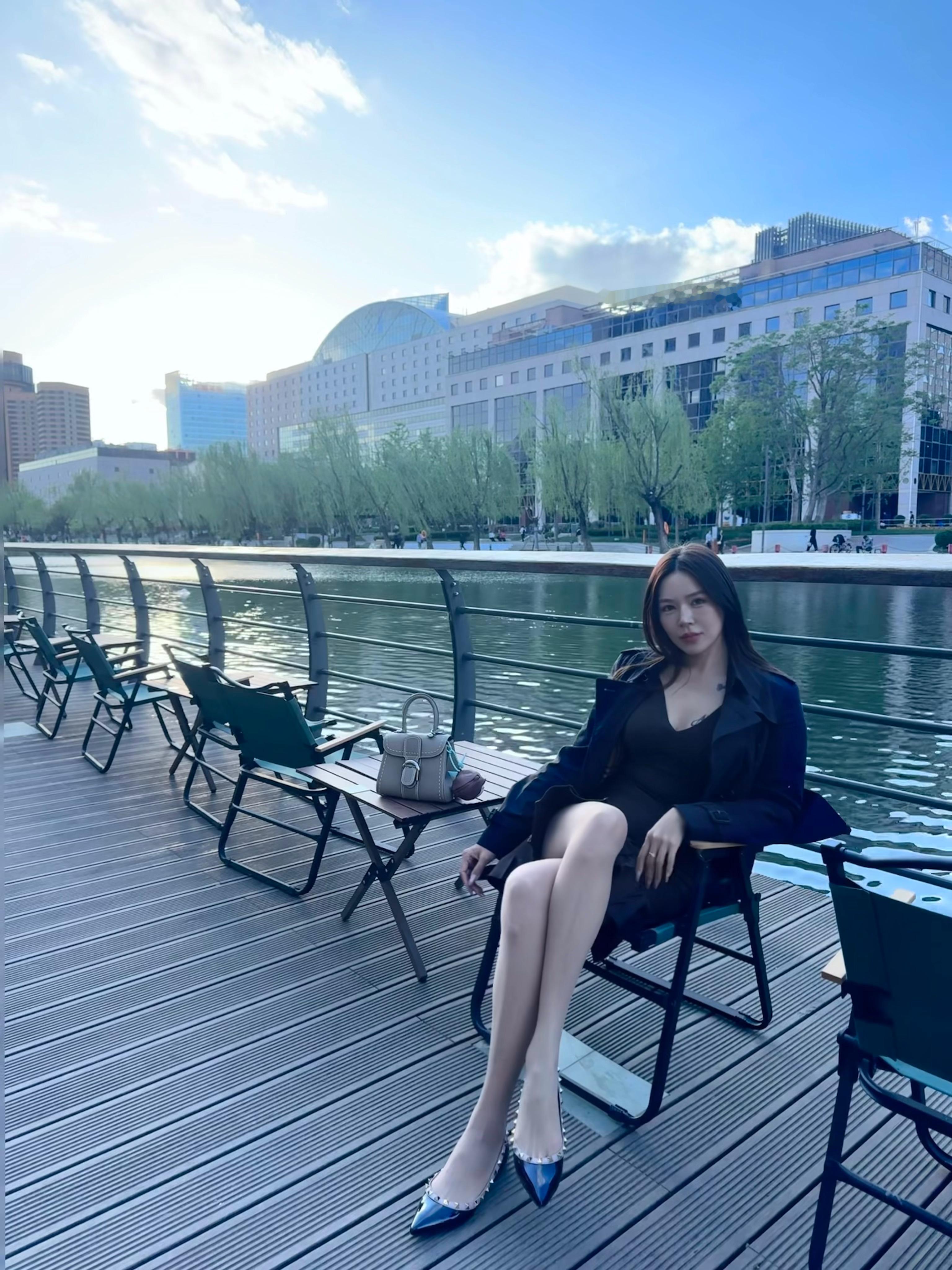 命运在新陈代谢 很深的东西变得很浅 