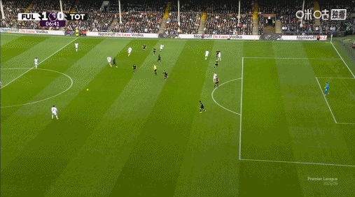 早早丢球，富勒姆1-0热刺比赛第7分钟，哈里威尔逊破门。进球前德拉古辛解围时被推