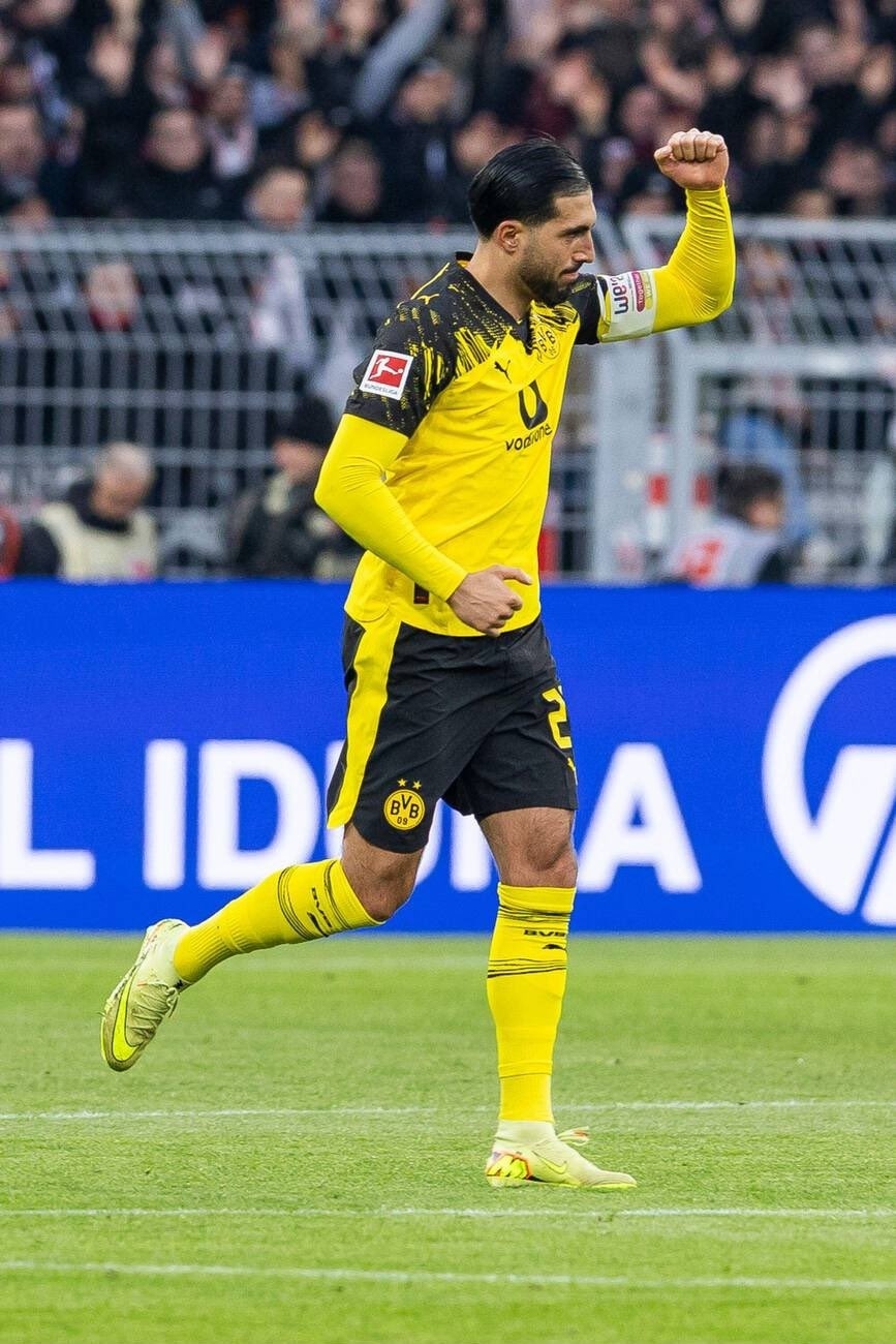 多特蒙德黄黑普鲁士 德天空：埃姆雷詹续约后的薪资减半，并且，在六周后，职业伤残险