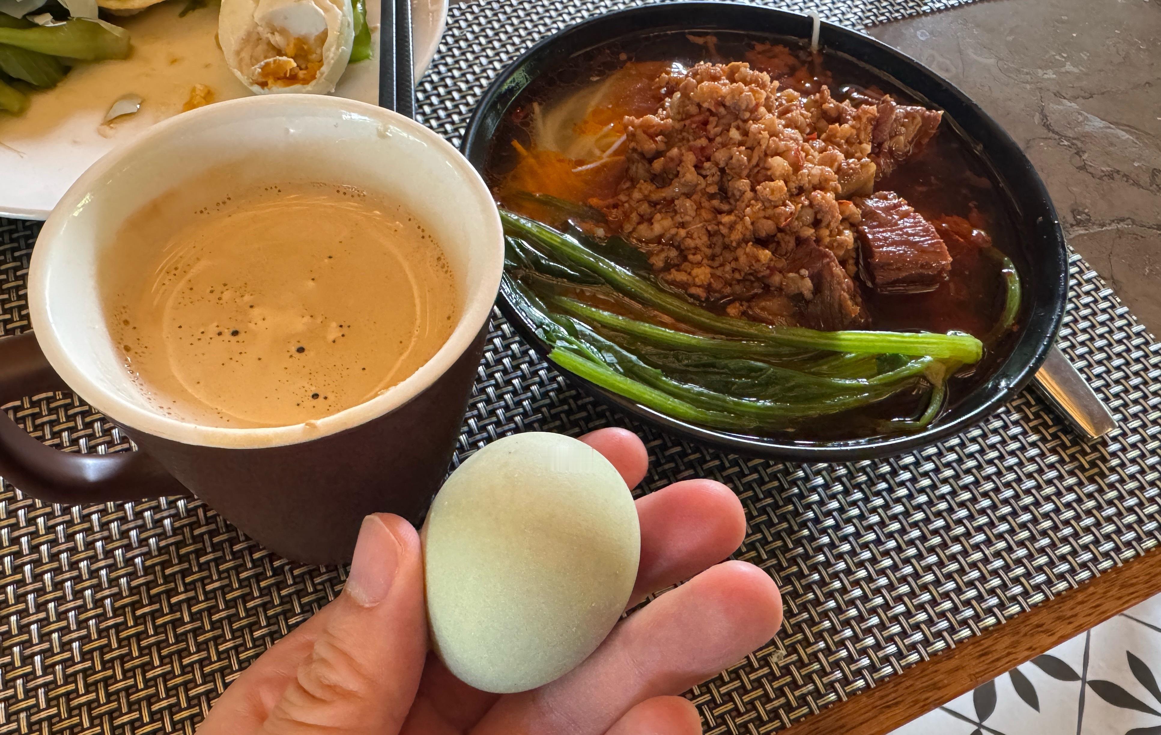 云南芒市，知道这里多远吗？这里的鸡蛋壳都是绿色的，美团外卖一家店也没有今天大家都