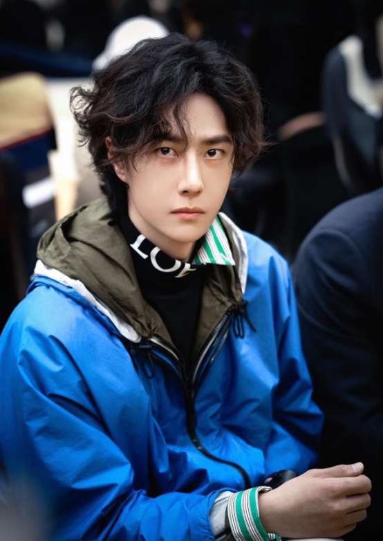 1. 王一博并不缺影视邀约，只是选戏标准严苛，贴合自身期待的优质剧本十分稀缺。2