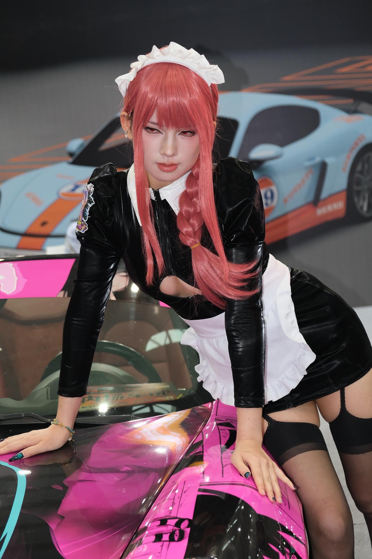 这女生是从动漫里跑出来的！二次元 改装车文化 动漫 车展美女