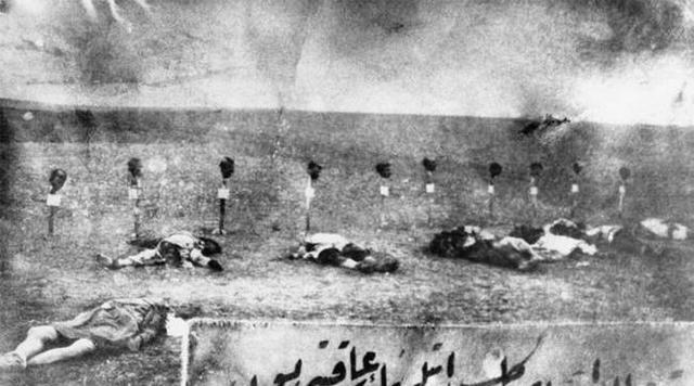 1915年，亚美尼亚大屠杀中，少女们个个赤身裸体被挂在十字架上，直到冻饿而死，可