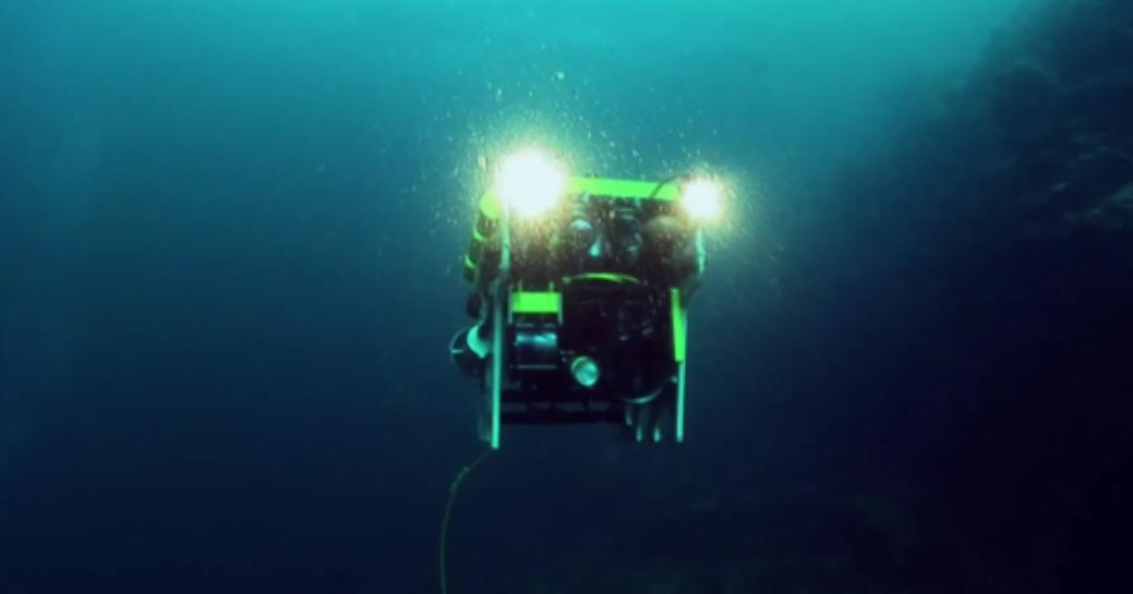 据法国媒体报道，日本将在太平洋6000米深的海底尝试开采稀土，日本将派出深海探测