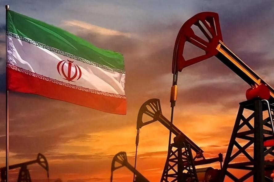 美国太狠了！封锁霍尔木兹海峡，直接把伊朗逼入绝境，石油危机已波及全球！

美国对