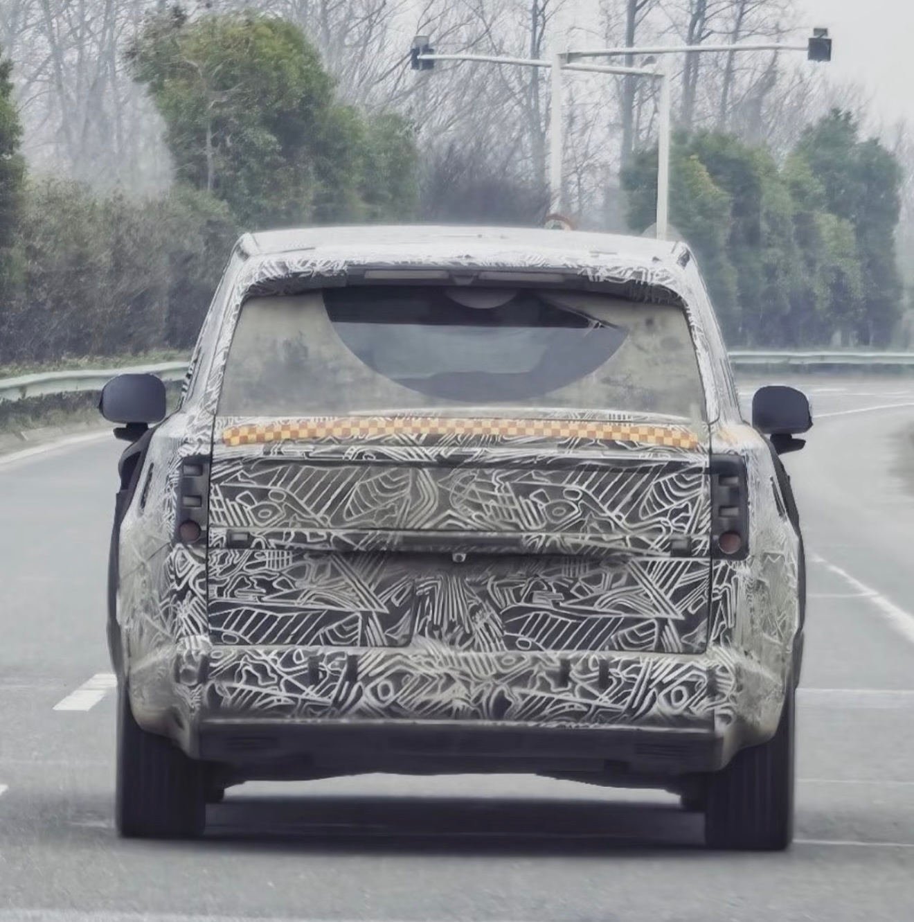 小米 YU9 作为首款大型增程 SUV，或将掀起新一轮市场浪潮，让人拭目以待。 