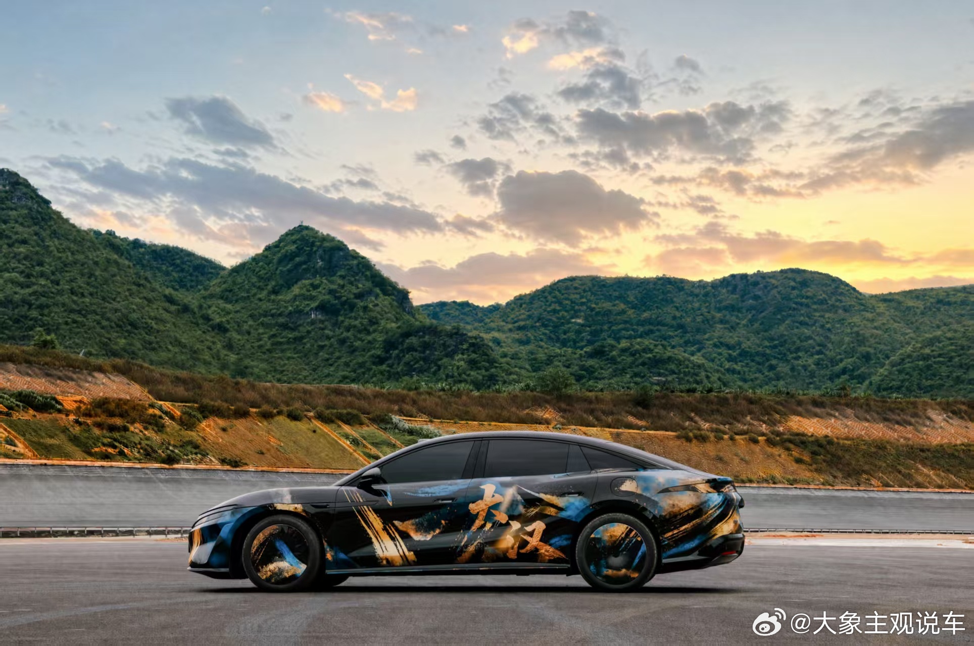 看着不孬，侧面有点像A7L啊，总算不驼背了汉光武帝刘秀？ 