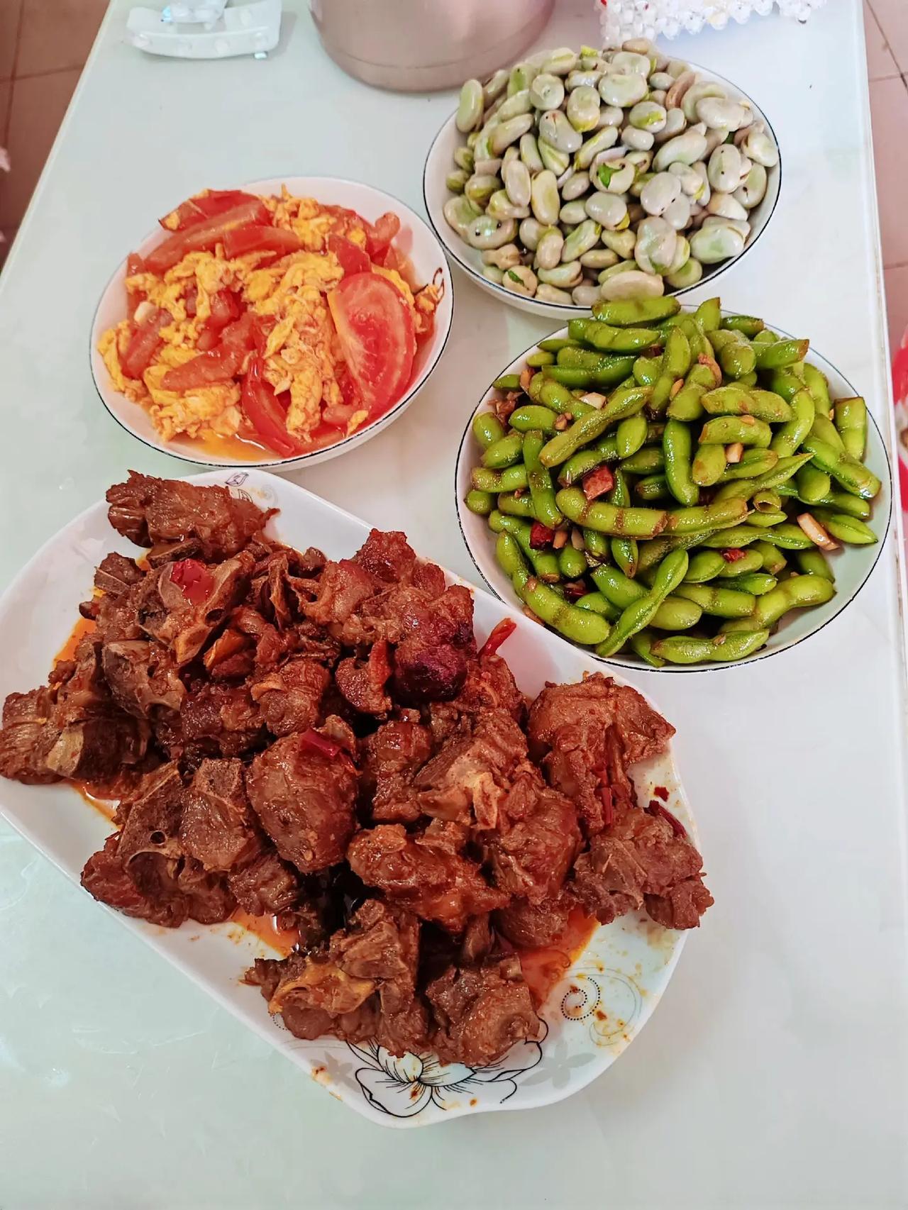 母子俩和豆子杠上了