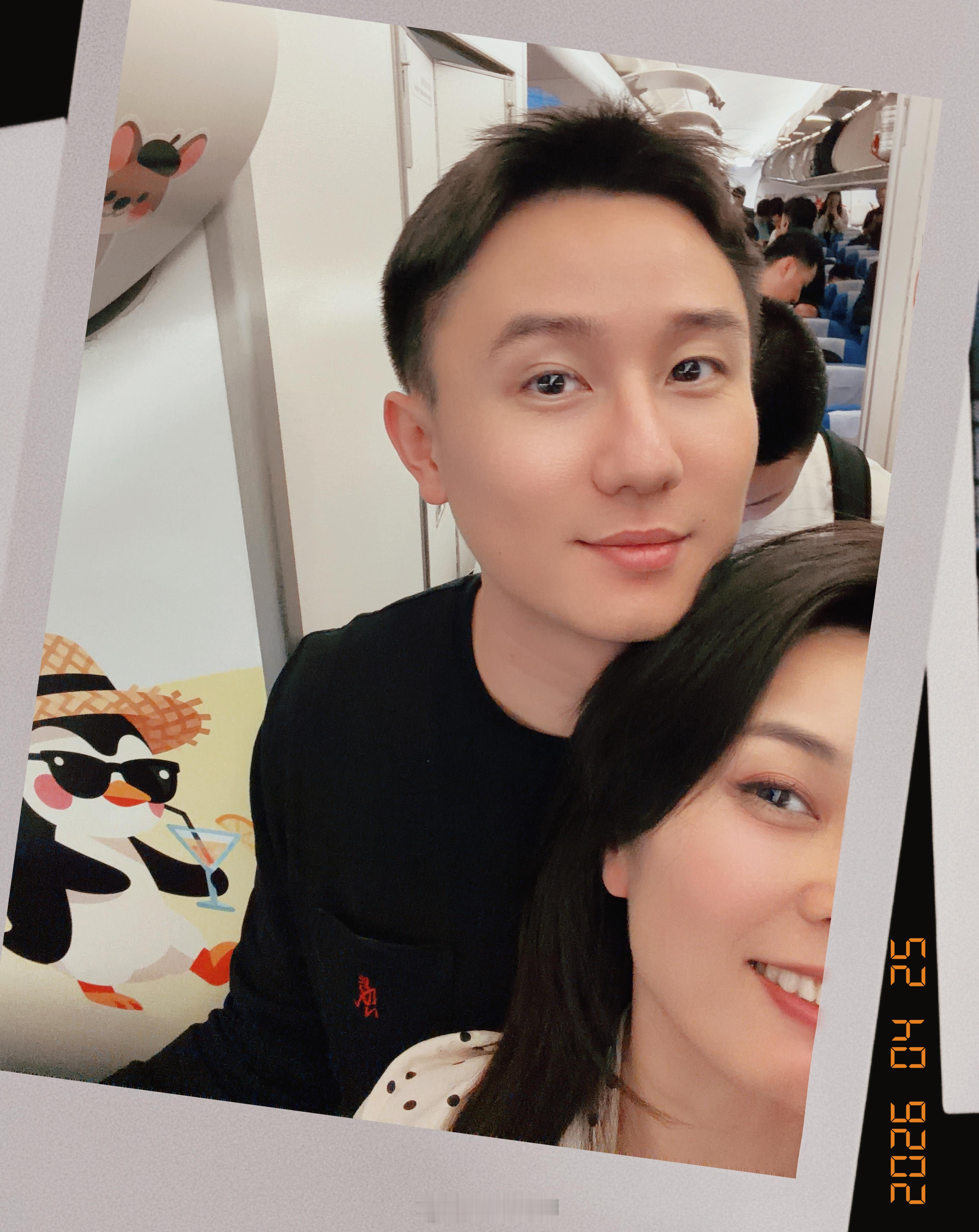 落地有人已经老了一岁，睡醒，发现过了整点，这奔波的一天，生日快乐🎂🎁。落地还