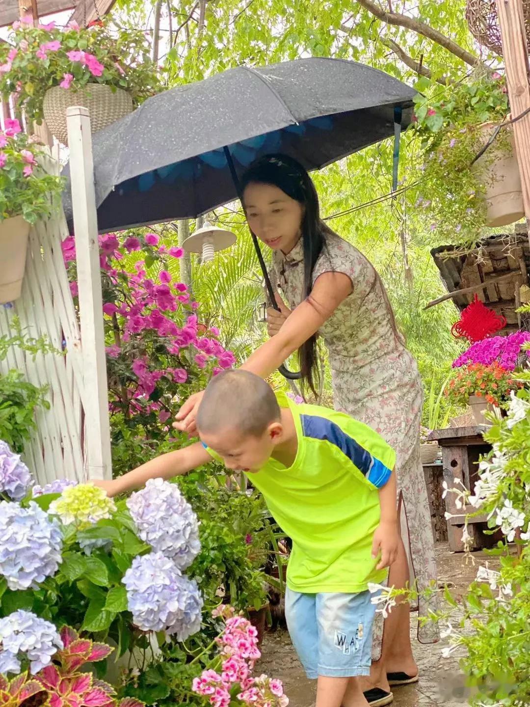下雨天的路上，空气特别清新🤗🤗🤗