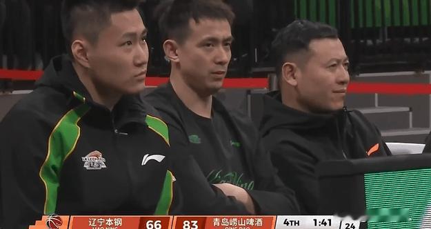 赵继伟太郁闷了，球队大比分落后青岛，又是一场惨败




辽宁惨败青岛，上半场打