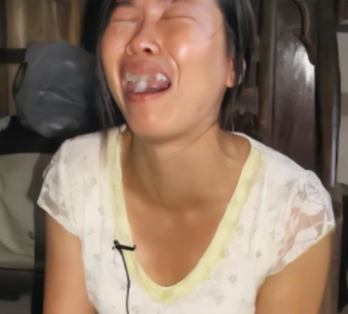 “虎毒尚且还不食子”，1993年，5岁女孩偷吃油渣，被母亲灌热油烫死。7年后母亲