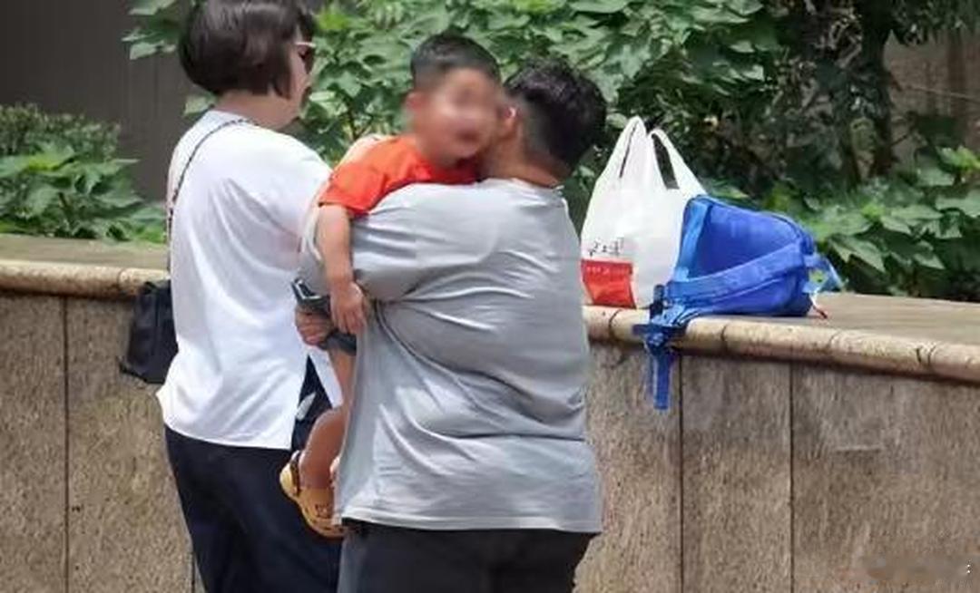 Selina任家萱中年发福，肚子比男友还大了吧？和SHE的另外两个相比下嫁的坏处