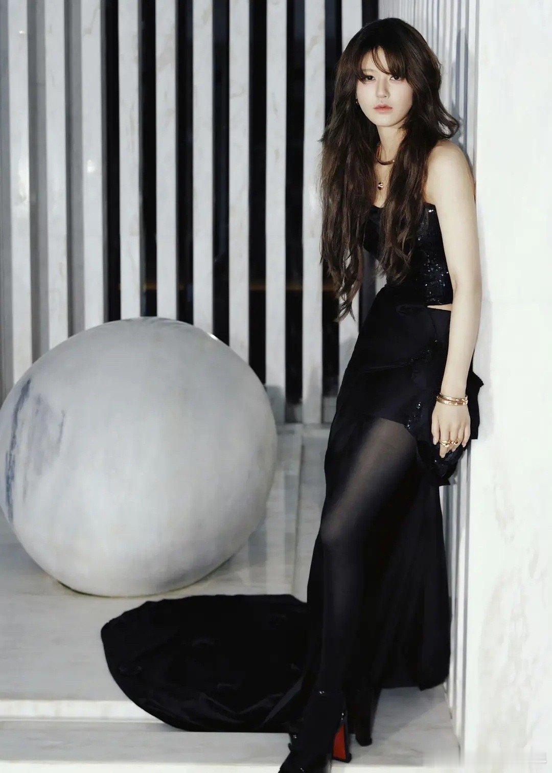 宝格丽又是自己画的妆，赵露思状态怎么样 ​​​