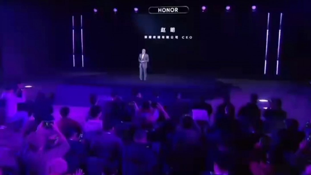 荣耀CEO回应换机周期会不会更长 十多年前买手机，偶尔还去手机店维修，现在手机基