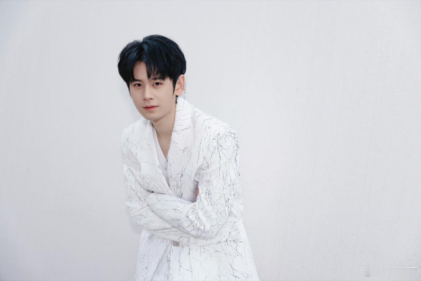 无畏NoFear 🍑心光自为引多远都无畏 宝宝太帅啦！帅得让人移不开眼