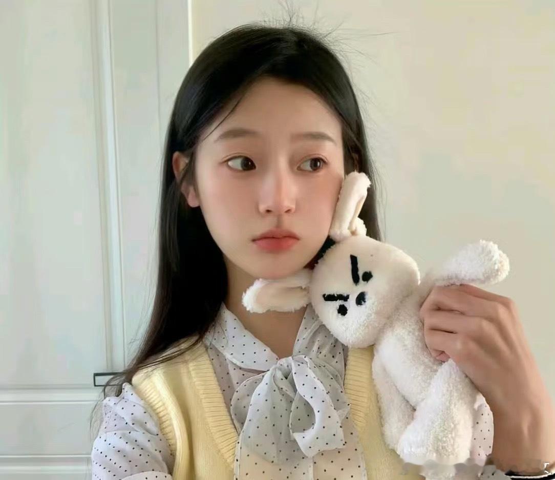 𝑾𝒆𝑪𝒉𝒂𝒕｜很难不爱的头像干净女头 私藏头像 优质女生头像 ​​​