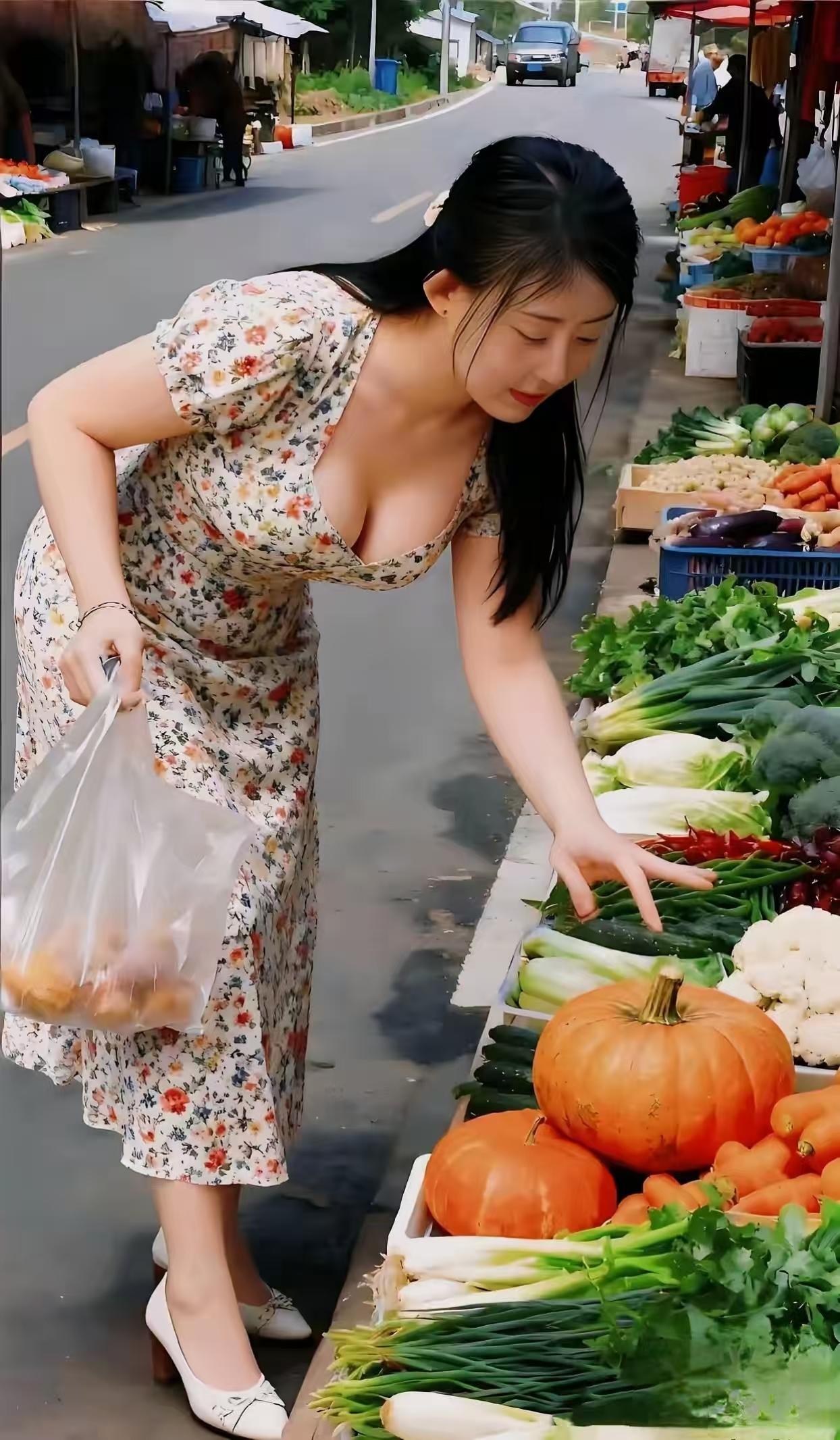 怎么看待衣服越少越性感这件事其实，并不是所有的男人都喜欢那种相貌俏丽、身材性感的