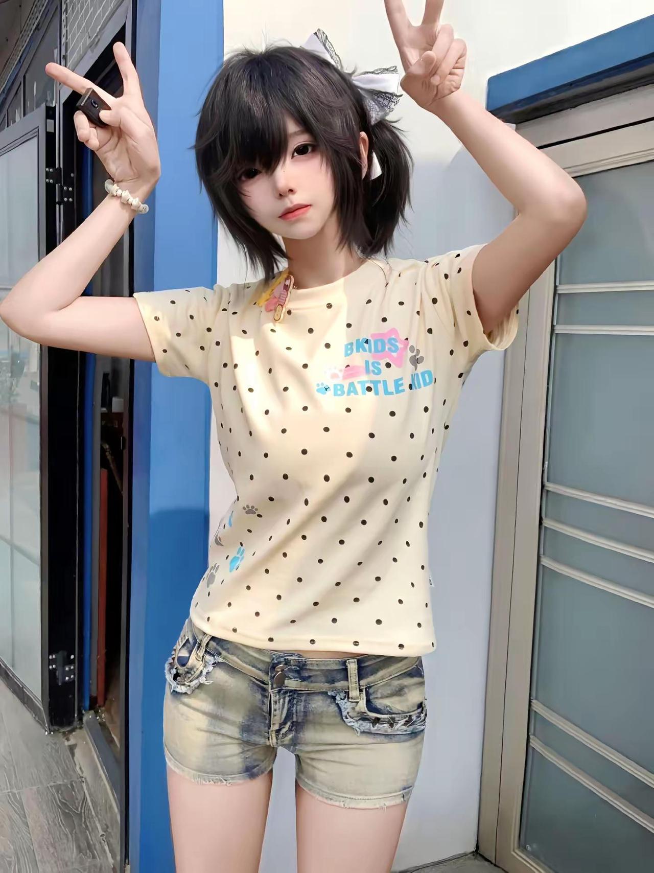 好想每天都在你左右~短发 甜妹 文文不乖波点短袖