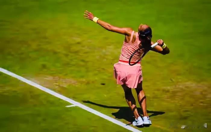 昨日2-1淘汰大坂直美的郑钦文今晚20:30继续出战，她将与张之臻男双搭档马哈奇