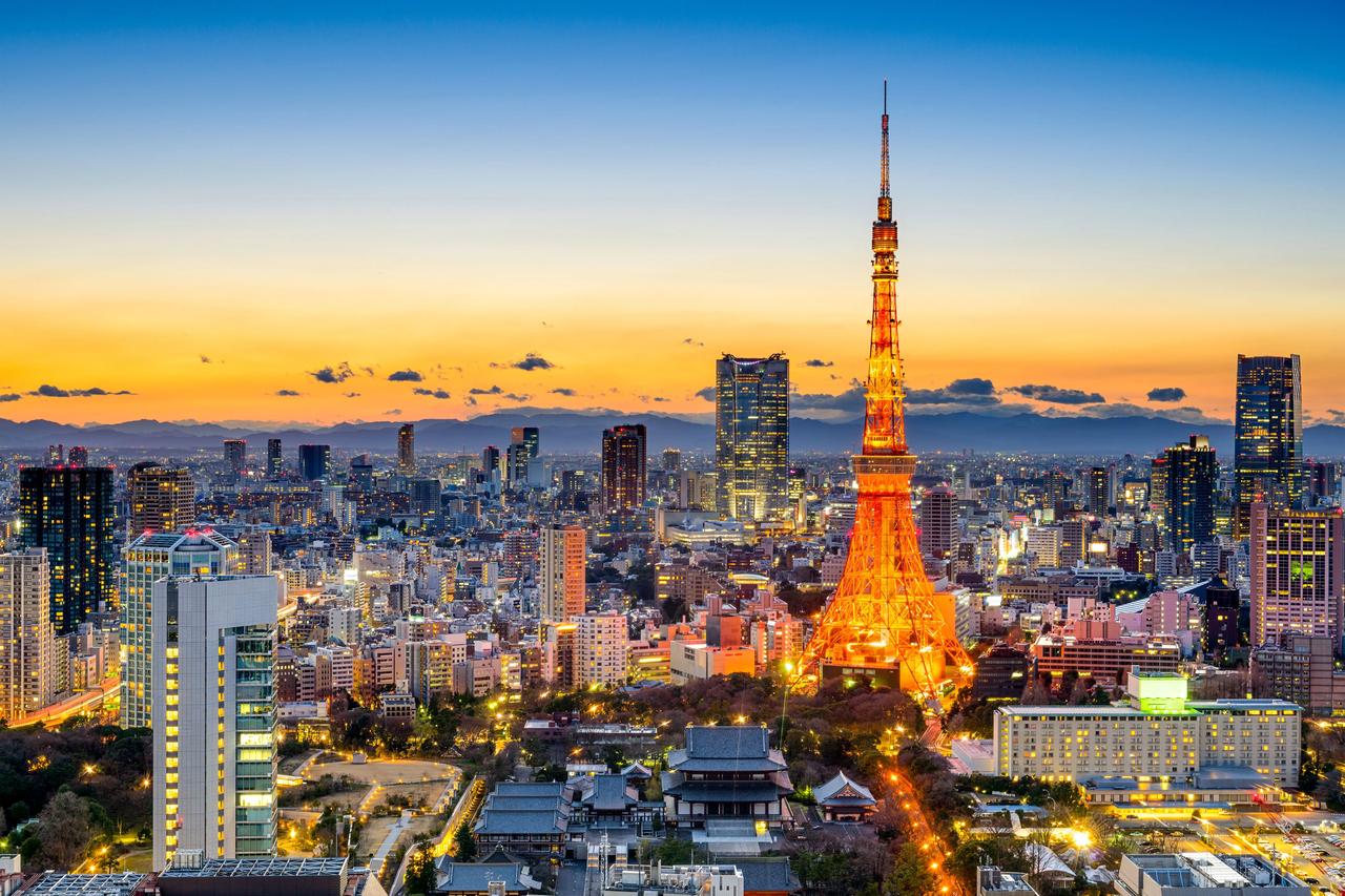 虽说亚洲有四个发达国家，日本、韩国、新加坡、以色列，但其实这四个都很畸形，算不得