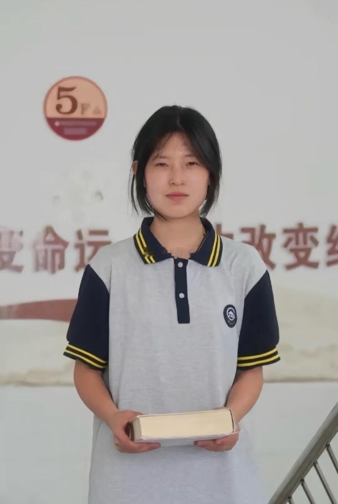 为啥姜萍不见了？因为她已经成为了神！我说怎么数学学起来轻松了，原来是姜神的力量，