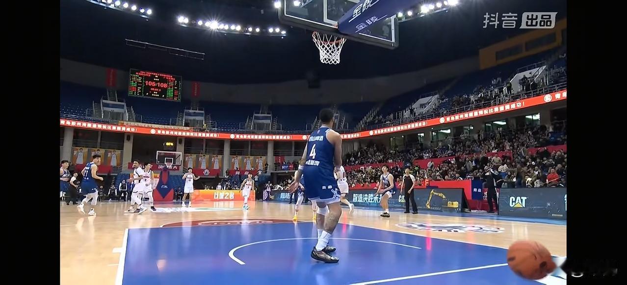 刘伟伟还是斗不过杜峰。到嘴的鸭子跑了。 CBA今晚有一个重头戏是广东对青岛。一开