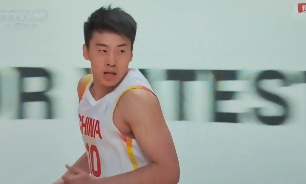 郭仕强教练真有眼光。能够让王俊杰到国家队打比赛。说句实话。如果没有王俊杰，中国队