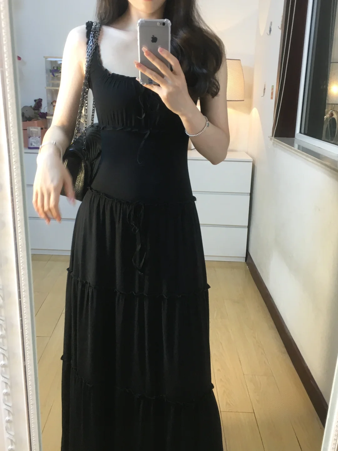 all black｜磨糯糯家这条小黑裙真的绝了！