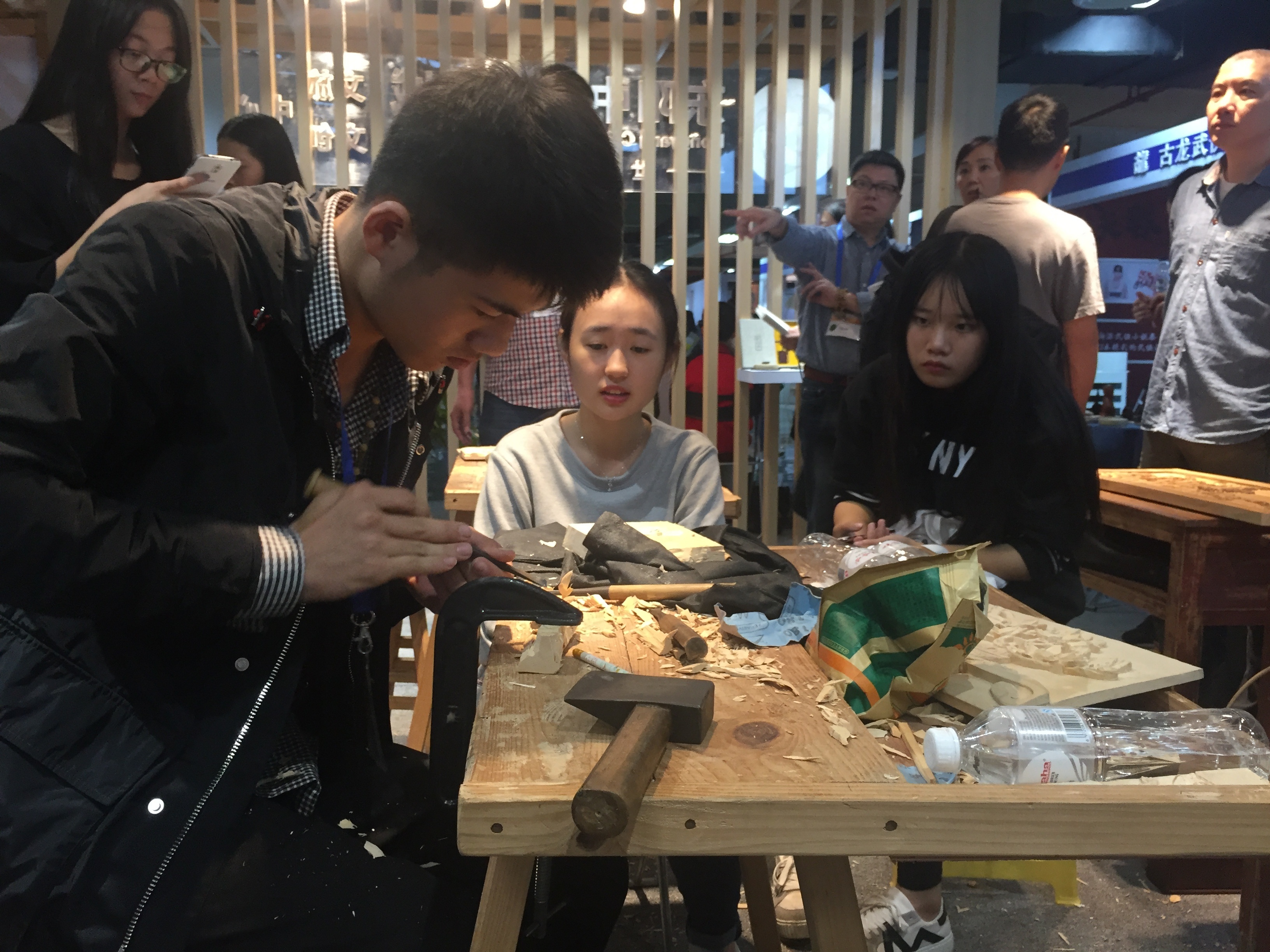 🐶还是20岁的时候比较帅，想睡20岁的🐶。 
