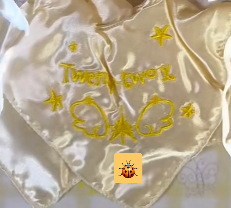 场周印花猫猫握住向右的箭头事实证明sdfj已经被航丝的wq教会谁是猫塑了，线下线