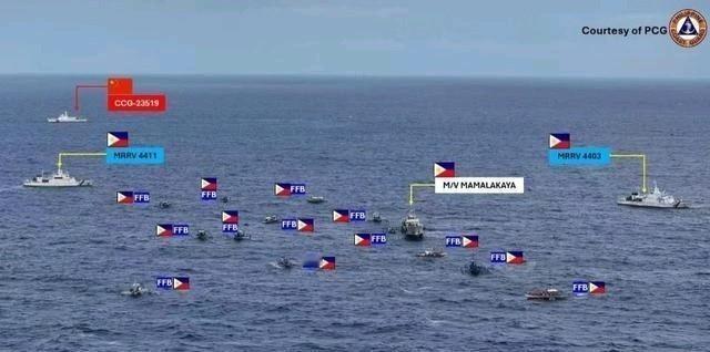 菲总统刚示好就闯南海挑衅！拉美军撑腰却遭反杀，美舰被堵原地转圈太打脸
 
菲律宾