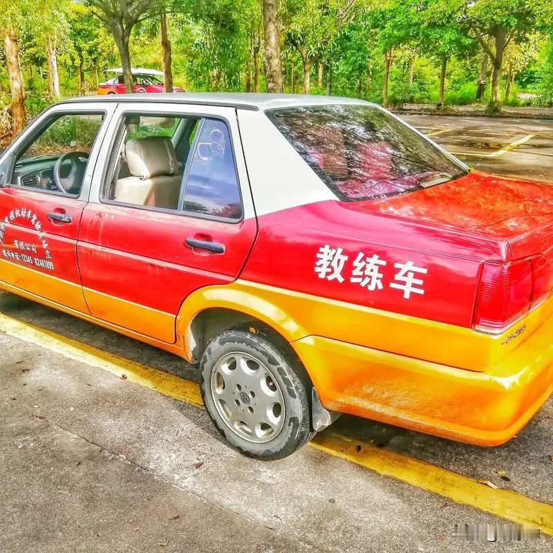 教师如果骂学生，家长必然不依不饶，为什么驾校教练骂了学员，却很少有人计较？

这