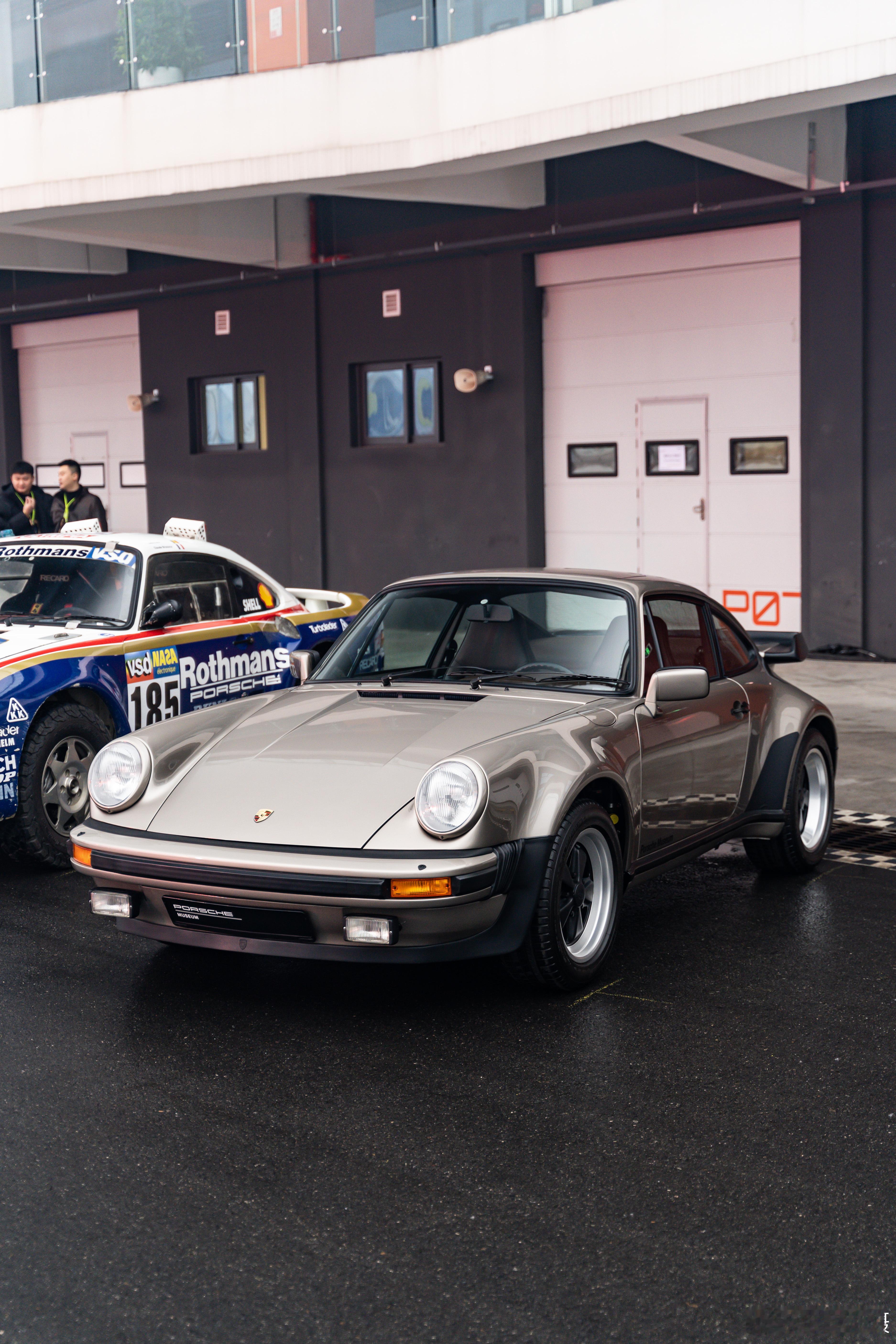 Porsche 911(930) Turbo和历代911一样，这代911也是影视