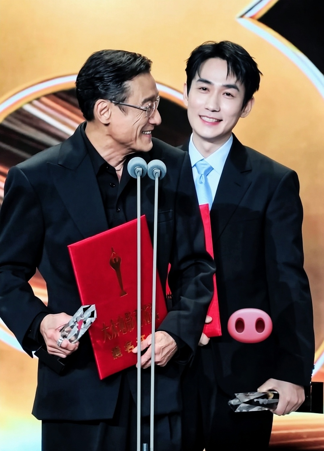 朱一龙鼻子怎么了来欣赏美人影帝顶级美貌！