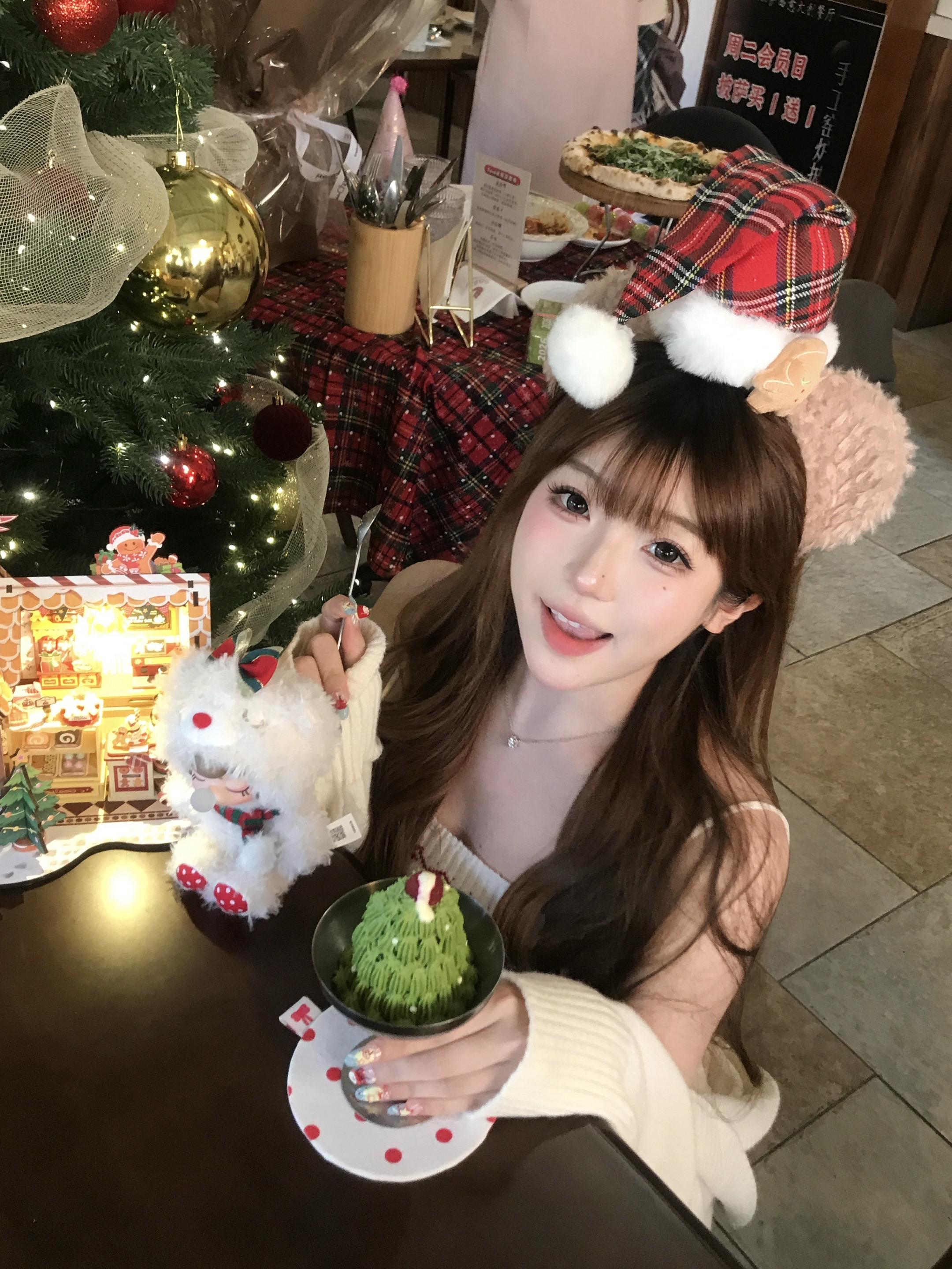 🎄收获的幸福就像圣诞树顶的星星★ 💫⋆｡˚