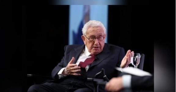 一旦中美开战，美军将全面轰炸中国？100岁的基辛格早就发出过警告：“美国盟友再多