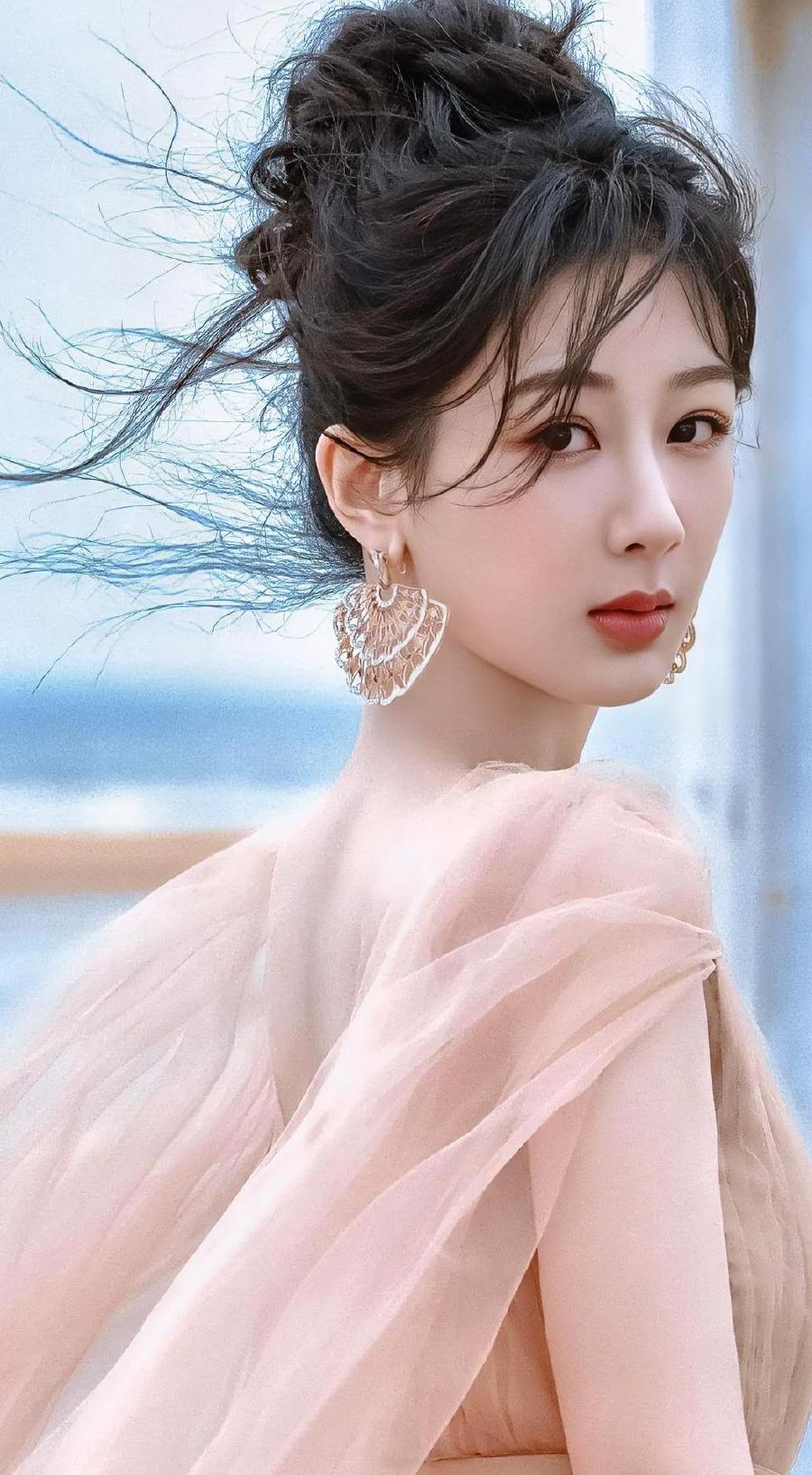 你还在为一点小事辗转难眠？
还在因一句闲话反复琢磨？
还在跟烂人烂事不停较劲？